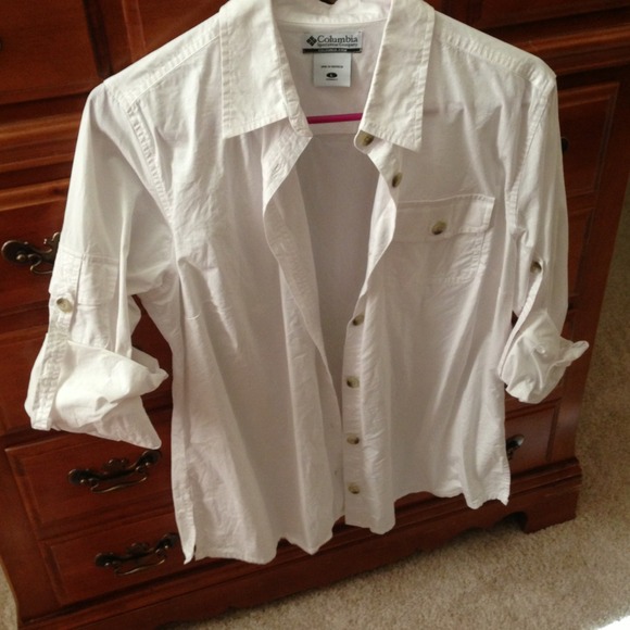 🚫🚫 SOLD!!  Columbia women's button up shirt