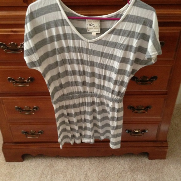 🚫🚫SOLD! Gray & white striped top