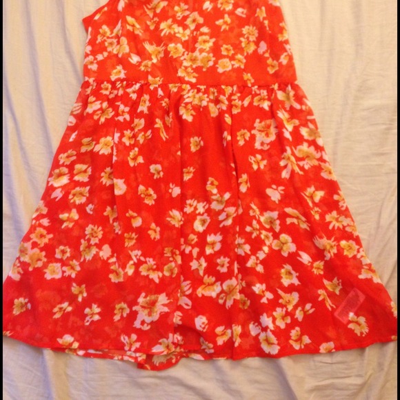 Sheer baby doll dress with open back - Picture 2 of 3
