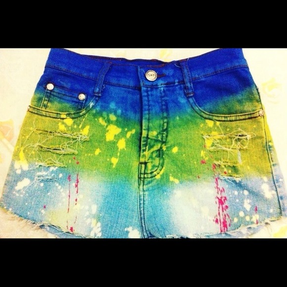 * Sprinkle Paint Ombre Shorts * - Picture 1 of 2