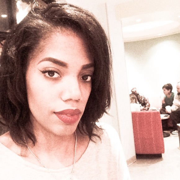 Meet Your Posher, Lauren! - Picture 2 of 4