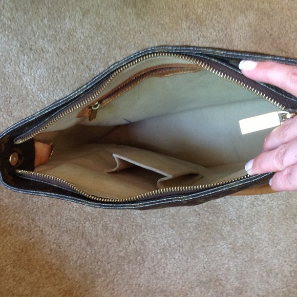 SOLD on FB - Picture 2 of 4