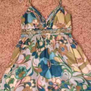 *GIFTED* N/A  Gorgeous lovely mix of green dress!