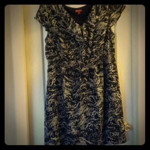 ❌SOLD❌Abstract black/khaki dress