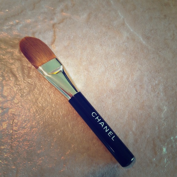 ❌CHANEL Travel Foundation Brush❌HOLD