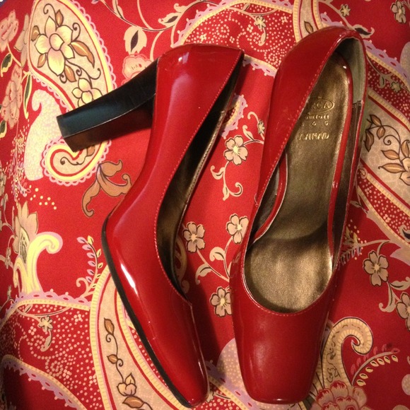 Joan & David Circa Comfort 360 Heels