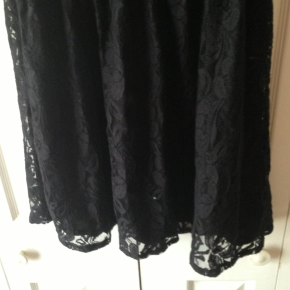 Little lace black dress 😍 - Picture 3 of 4