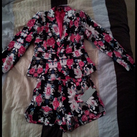 ***SOLD***Forever 21 Floral Playsuit!!!