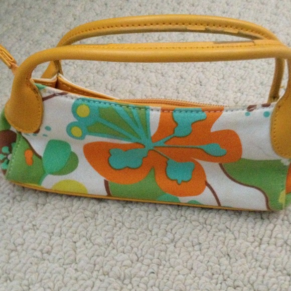 Purse - Picture 1 of 2