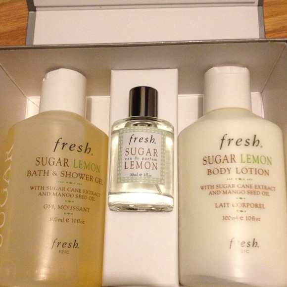 Fresh sugar tart lemon