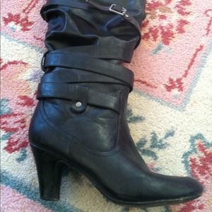 Black boots size 8.5