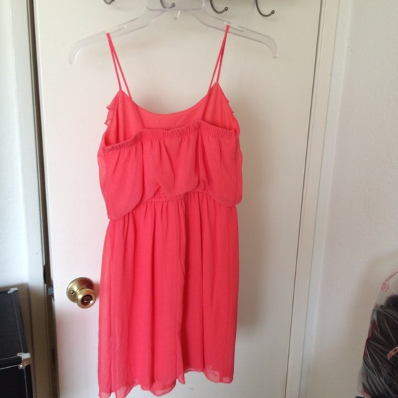 🔴SOLD🔴💕NWOT Coral Ruffle Dress💕 - Picture 2 of 4