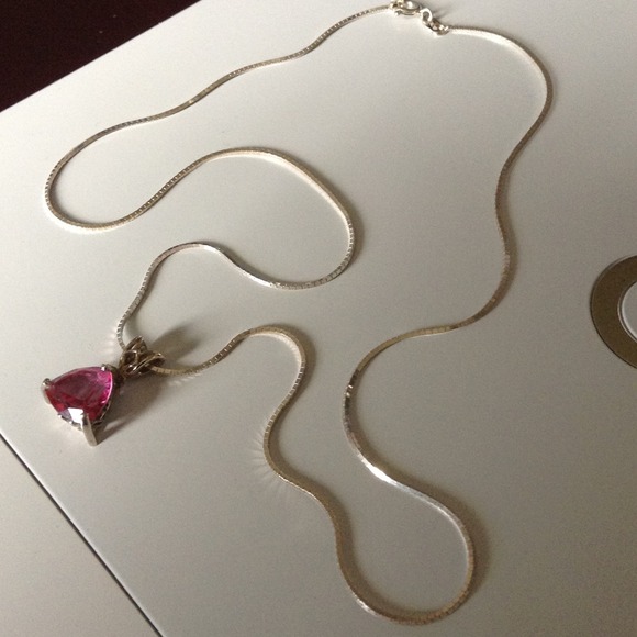 🚫SOLD🚫🎀925 Silver necklace with Pendant🎀