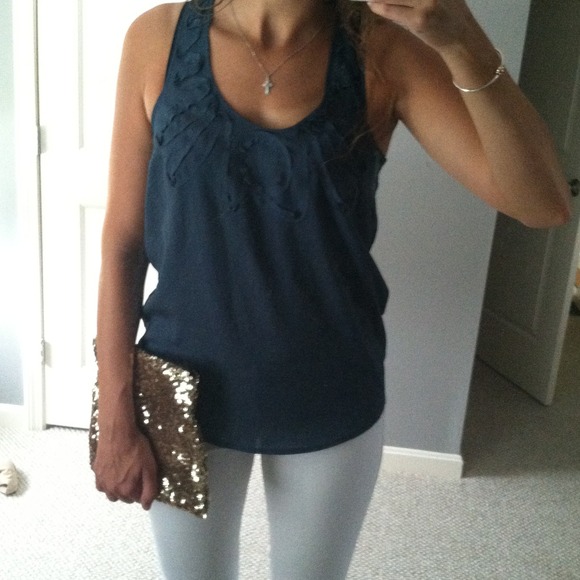 ❗️SOLD❗️Tank top - Picture 2 of 4