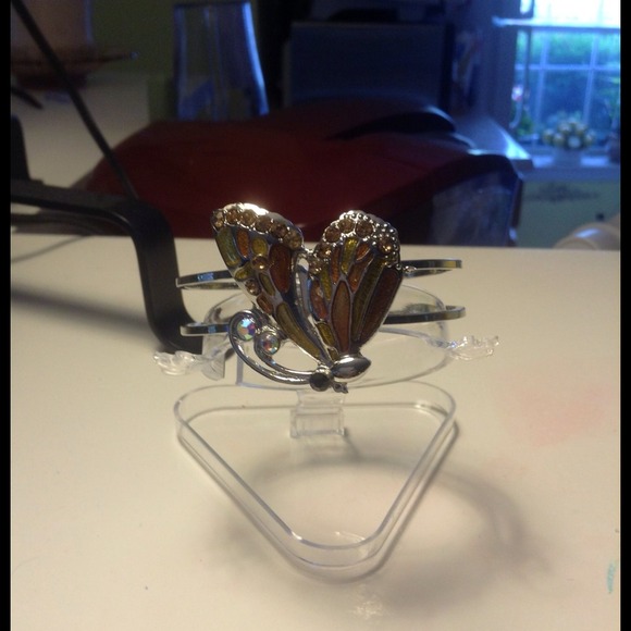 069 Butterfly bracelet🚫HOLD🚫 - Picture 2 of 4