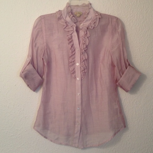 Light weight Cremieux ruffle collar button up