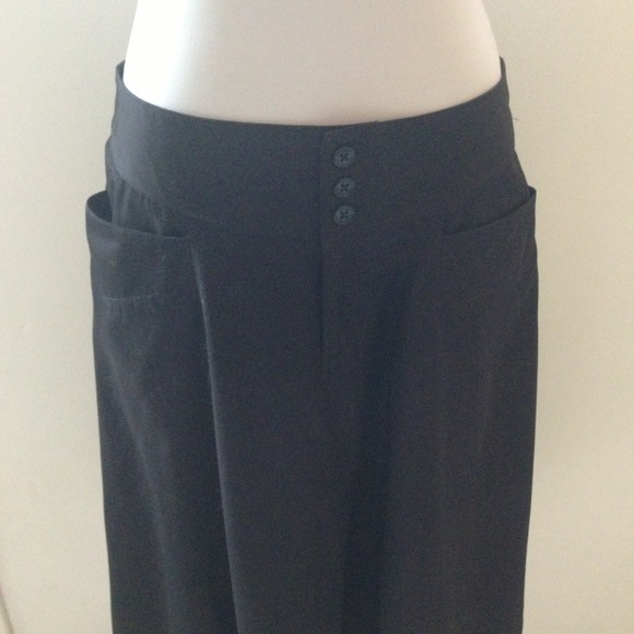 Ralph Lauren Skirt with Pockets - Picture 2 of 4