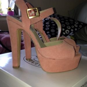 Steve Madden coral heels