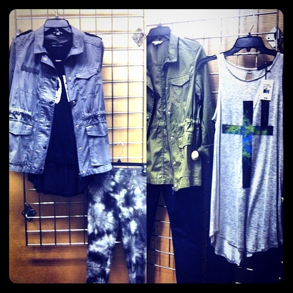 Gray "safari" jacket & Gray cross tank for sale!💎