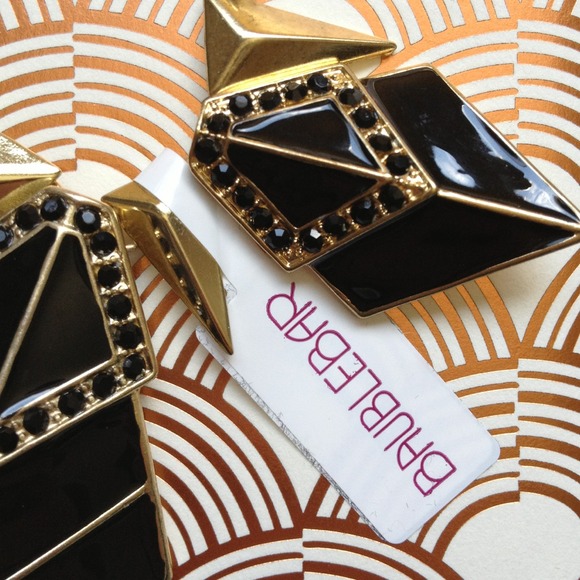 🌟SALE🌟⬇️⬇️⬇️ NWT Jeweled Blade Gold necklace - Picture 3 of 4