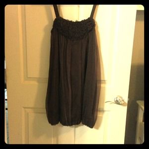 Brown dress with ruffled neckline