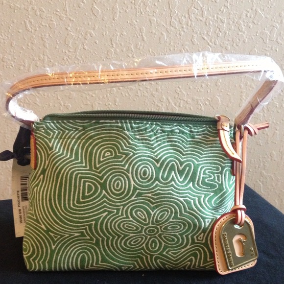 Dooney & Bourke Pouchette