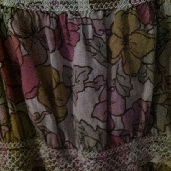 Floral maternity top! - Picture 2 of 2