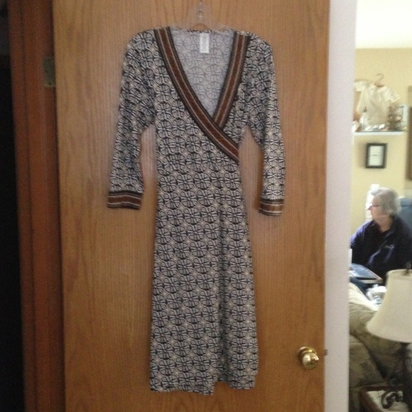 🚫Sold🚫Brown Wrap Dress w/ Built-In Slimmer Slip