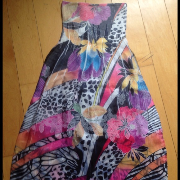 Strapless colorful dress