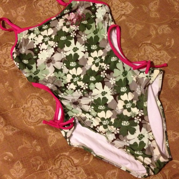 **LAST CHANCE!** Girls  (10/12) Circo bathing suit