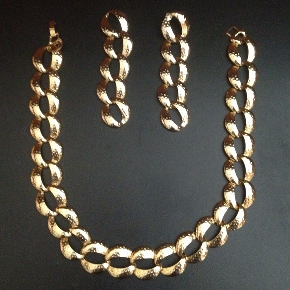 Necklace with earrings