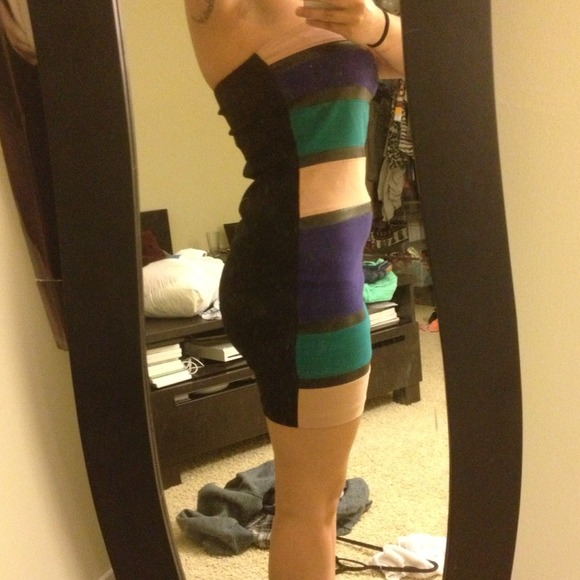 Super cute color block dress. - Picture 2 of 3