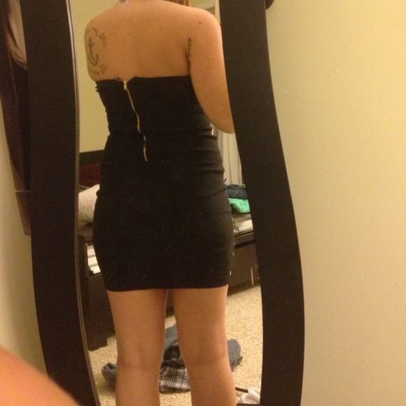 Super cute color block dress. - Picture 3 of 3