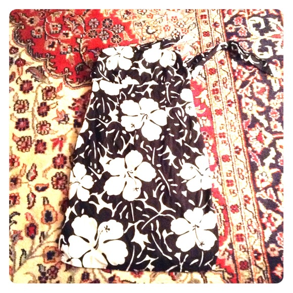 Black and white flower print Roxy dress! - Picture 1 of 1