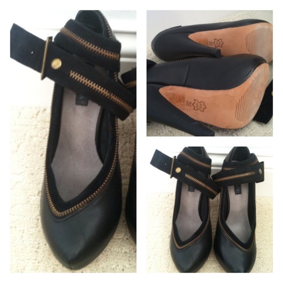 New Black leather heels w/ zippers & ankle straps - Picture 11 of 11