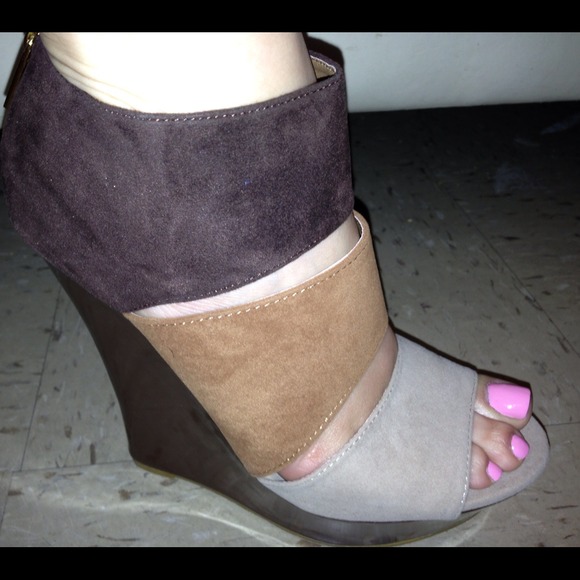 ❌SOLD❌ Brown tones wedge sandals