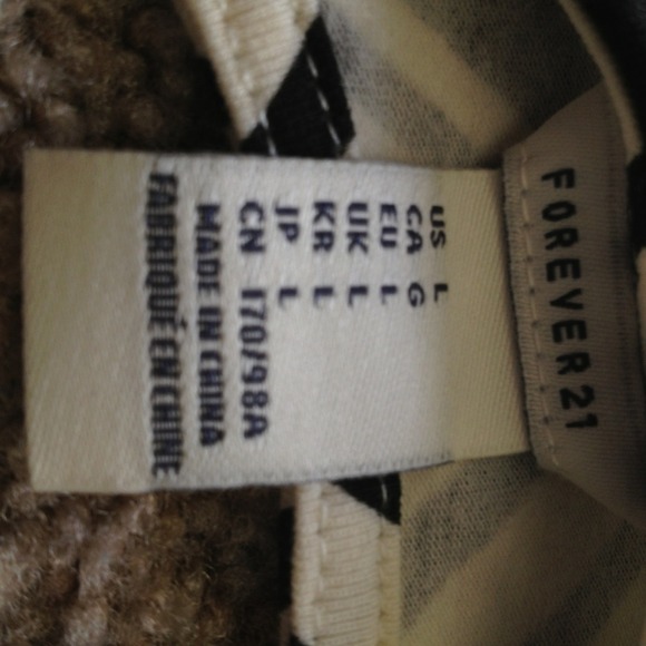 ❌SOLD!!❌  🐼Aztec Tribal Style Pattern Crop Top🐼 - Picture 4 of 4