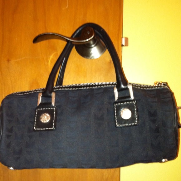 Authentic Michael Kors Purse - Picture 1 of 3