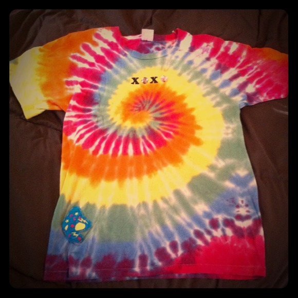 ❗️✋gone✋❗️Tie dye swirl hippie mushroom T shirt