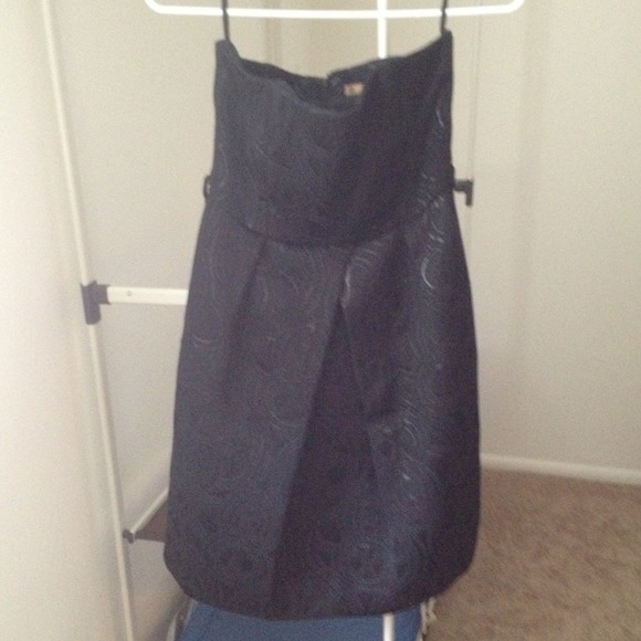Limited edition black strapless dress - Picture 1 of 2