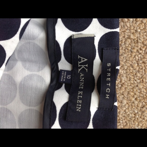Navy blue polka dot stretch skirt - Picture 2 of 4