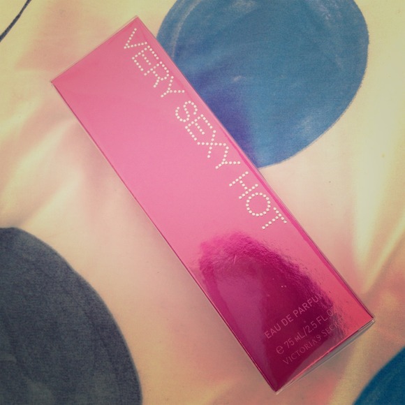 Victoria's secret very sexy hot fragance