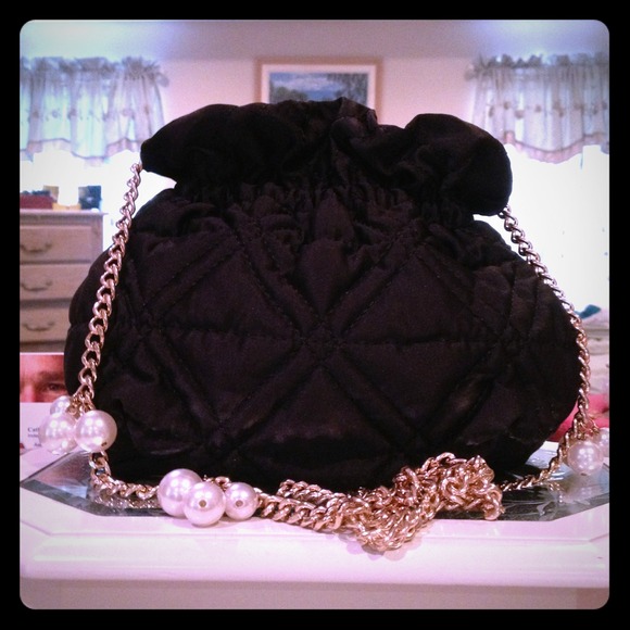 Really cute black purse