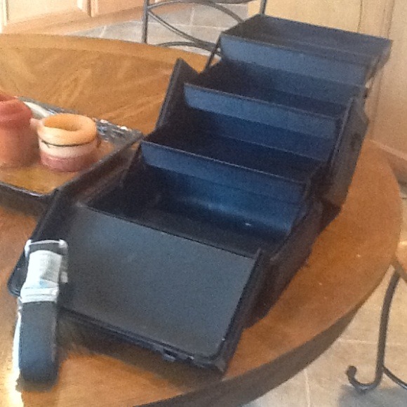 MAC Train Case