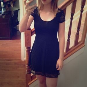 SOLD- Short Sleeve Lace Dress