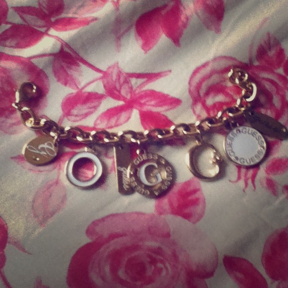 Guess Charm Braclet