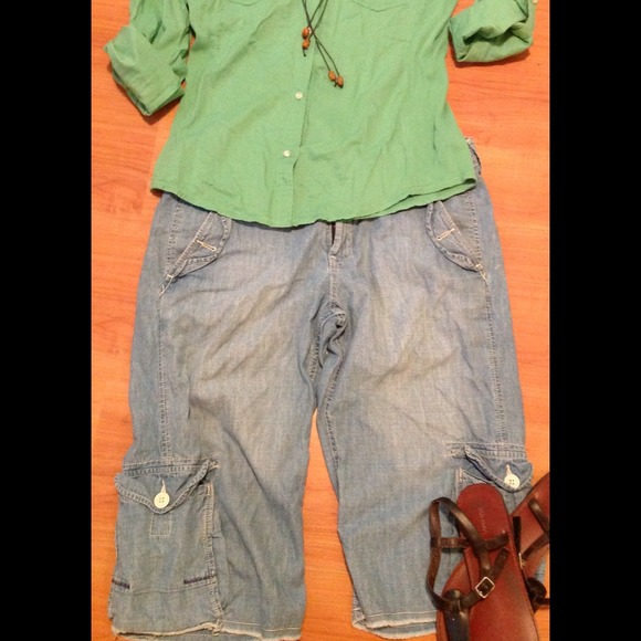 SOLD~~~ denim cargo capris 12/ 31