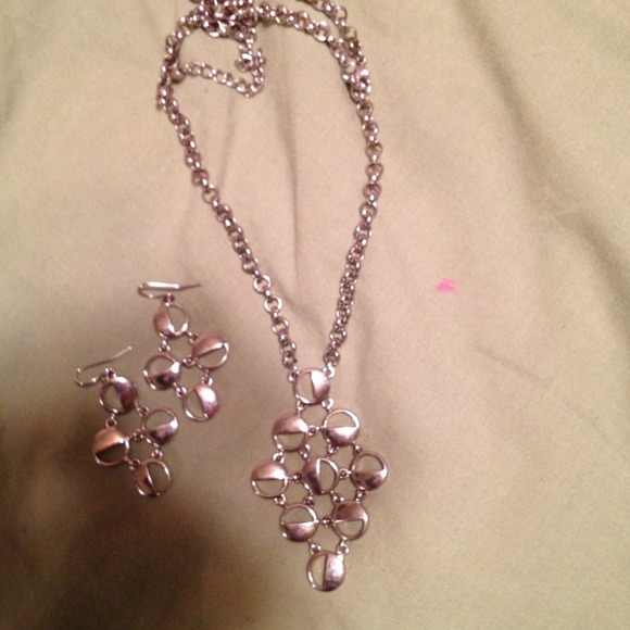 Silver necklace / earrings set