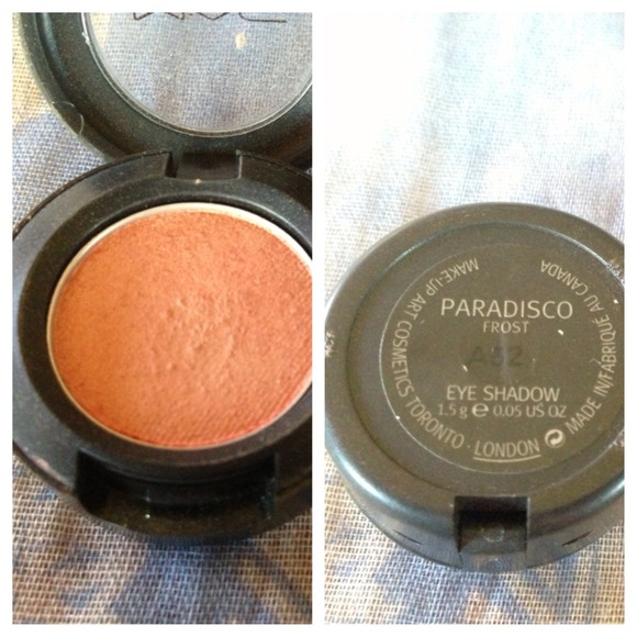 (4) MAC eyeshadows
