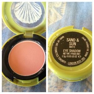 MAC eyeshadow in Sand and Sun. Limited edition